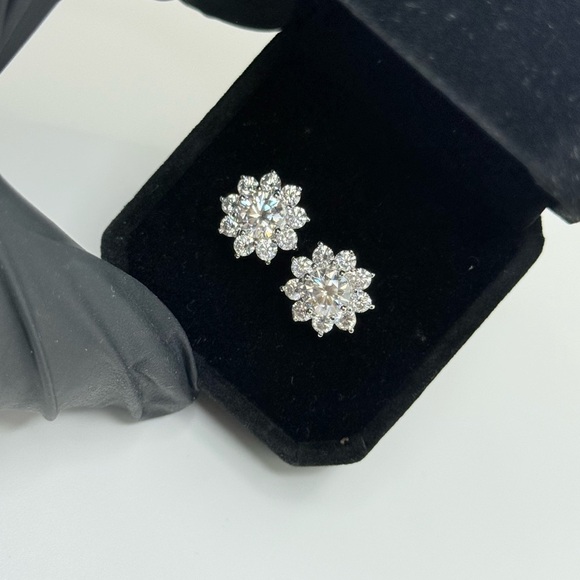 Over 3ct Sunflower 🌻 Moissanite Earrings - Picture 4 of 8